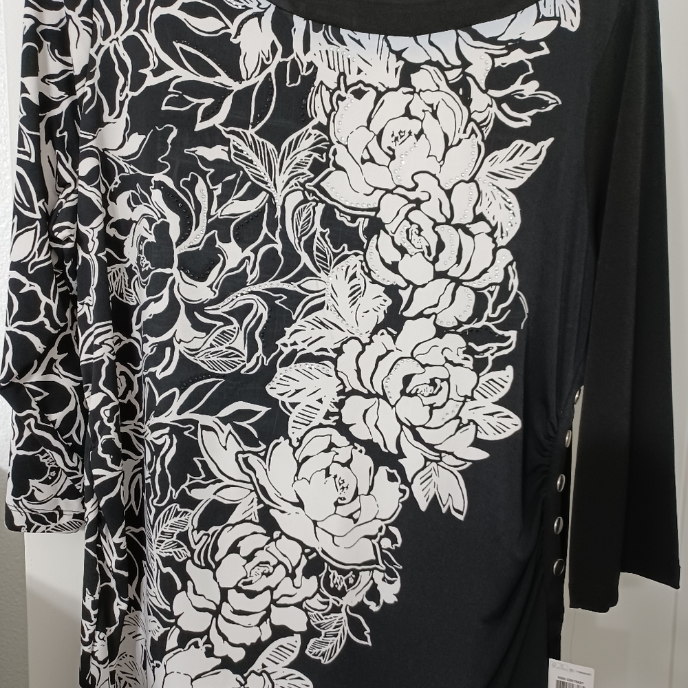 JM Collection 1X black and white top